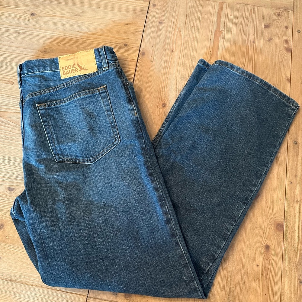 Eddie Bauer Men's Dark Blue Relaxed Jeans